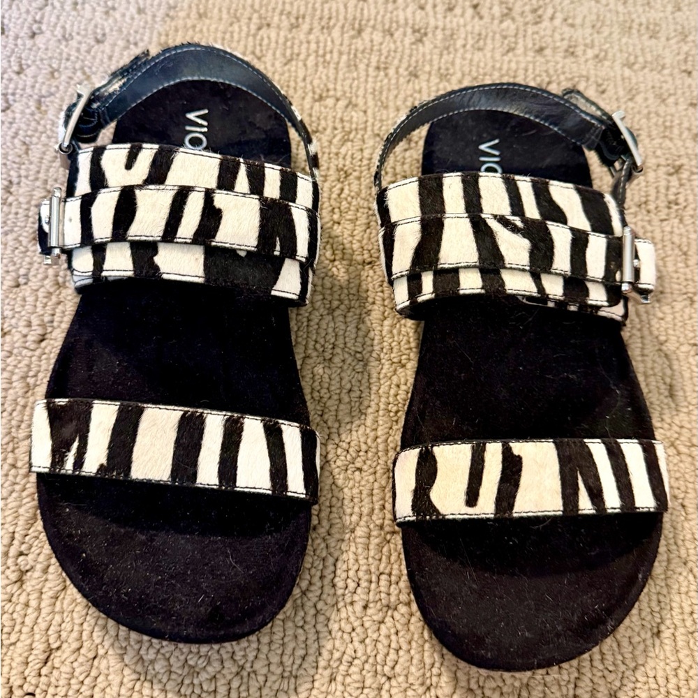 NWOT Vionic Zebra Pattern Sandals, Size 6